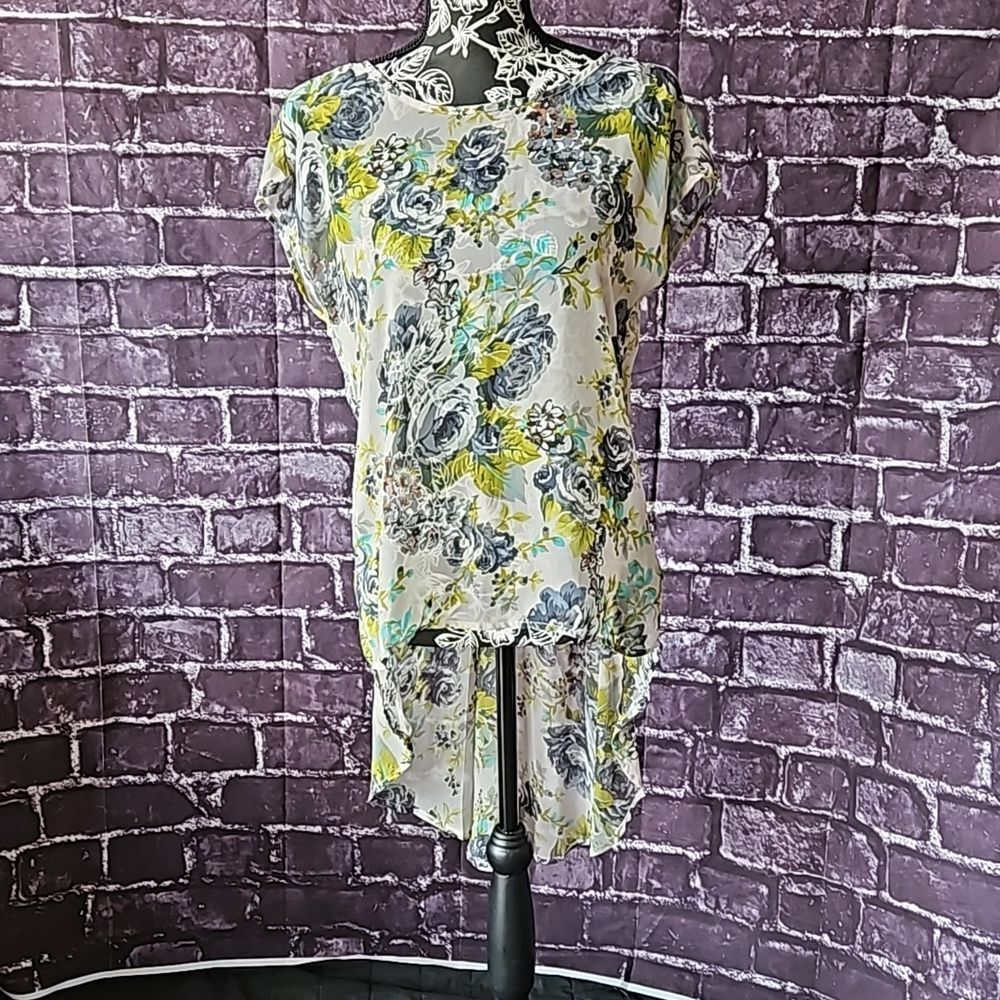 CLEARANCE Cecico Sheer Floral Cap Shoulder Hi Low Top